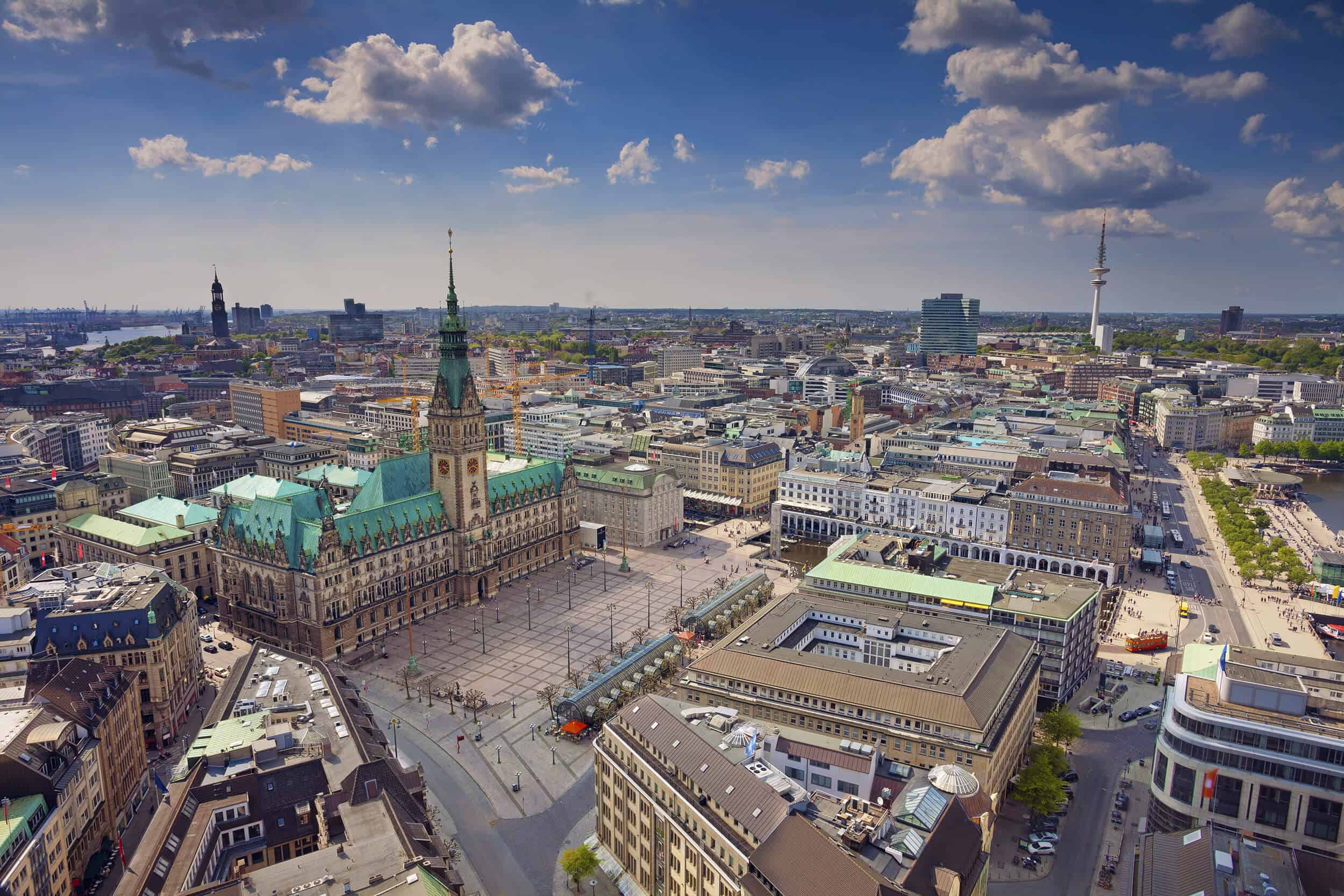 Drohnenblick über Hamburg Projektentwickler Deutschland